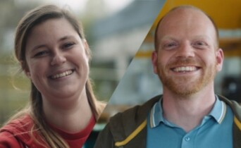 Portraitfotos von einer Frau und einem Mann, sie lächeln in die Kamera, der Hintergrund ist verschwommen.